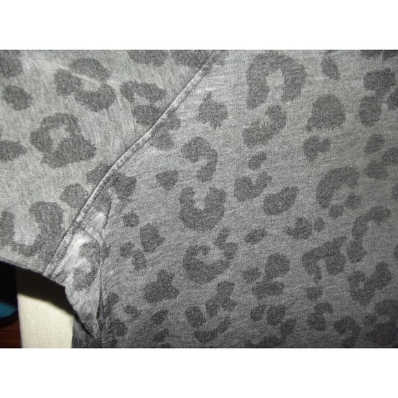French Terry Sweatshirt Womens 3X Gray Leopard Print V-Neck Relaxed Fit - Picture 10 of 13